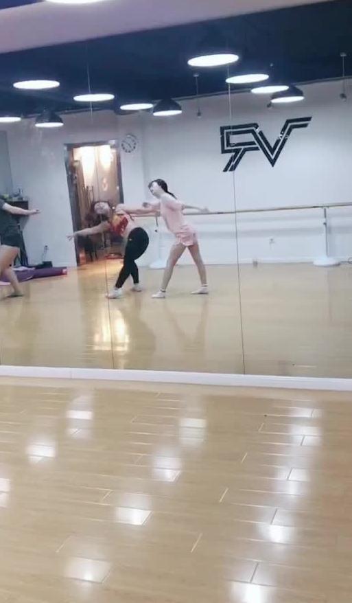 拉丁舞吃瓜视频大全集  第2张