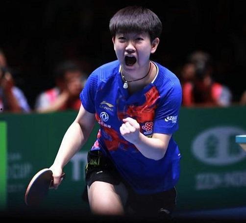 国乒吃瓜孙颖莎视频