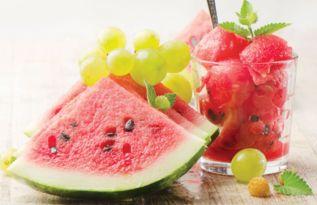 西瓜视频一岁宝宝吃瓜,甜蜜瓜果开启味蕾之旅