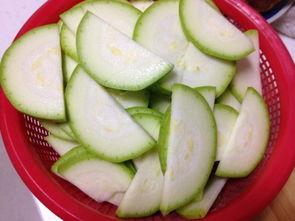 白瓜能不能炒着吃呀视频,美味家常菜谱大公开  第3张