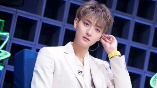 黄子韬吃瓜视频,揭秘娱乐圈幕后真相  第2张