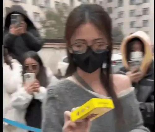 最新吃瓜爆料打架视频,火爆打架视频引发网友热议  第2张