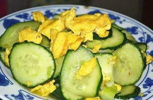 火锅吃瓜的做法视频,一锅热辣，一瓜解暑，美味与清凉的完美融合  第2张