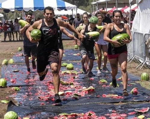 在西瓜节吃瓜视频,吃瓜视频里的甜蜜瞬间  第2张