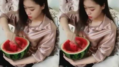 带发箍的女人吃瓜视频,太上镜了！  第2张