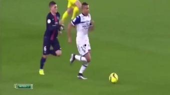 足球场上吃瓜的是谁啊视频,揭秘足球场上的“吃瓜群众”