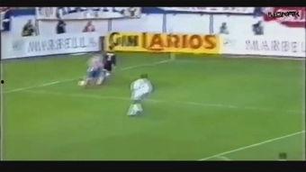 足球场上吃瓜的是谁啊视频,揭秘足球场上的“吃瓜群众”  第3张