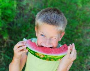 吃瓜群众作者笑哭视频,视频爆笑全场