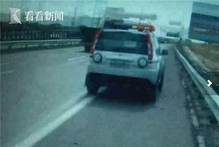 警察吃瓜路人被抓了视频  第2张