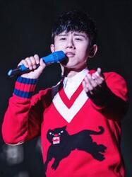 吃瓜张杰演唱会视频播放  第2张